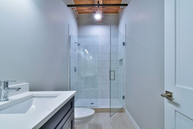 11 E Illinois Street 304, Chicago, IL 60611