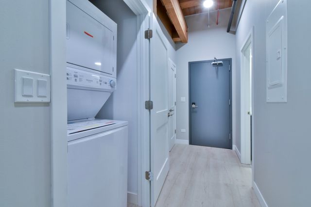 11 E Illinois Street 304, Chicago, IL 60611