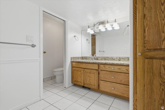 8228 S SET POINT CIR, Sandy, UT 84093