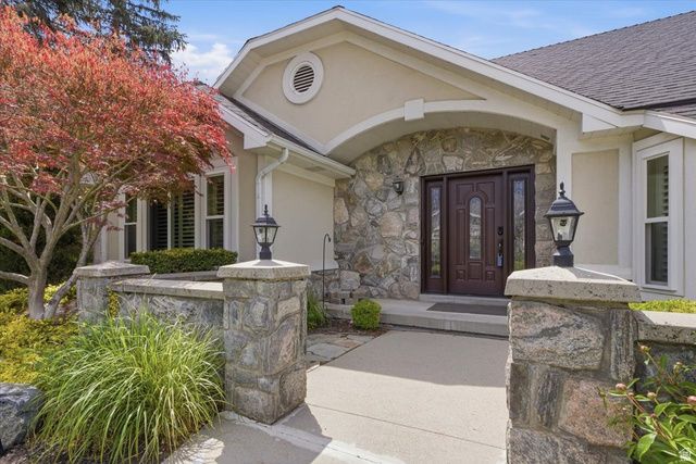 8228 S SET POINT CIR, Sandy, UT 84093
