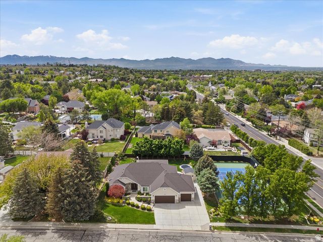 8228 S SET POINT CIR, Sandy, UT 84093