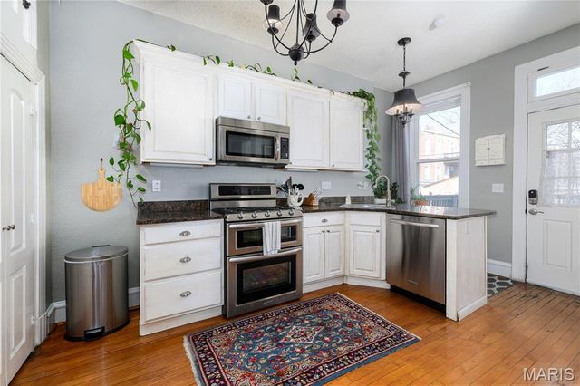 3215 Magnolia Avenue, St Louis, MO 63118