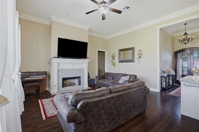 4832 Wes Berry Road, Dequincy, LA 70633