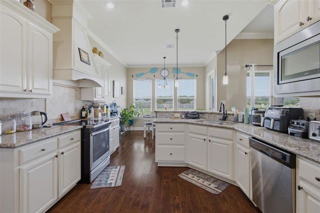 4832 Wes Berry Road, Dequincy, LA 70633