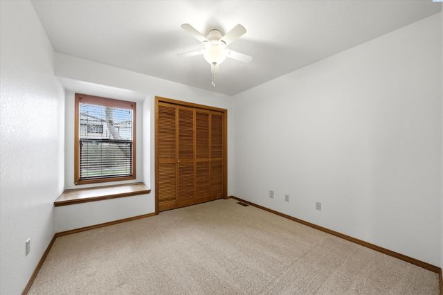 628 Meadows Dr East, Richland, WA 99352