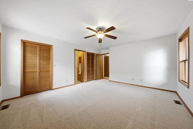 628 Meadows Dr East, Richland, WA 99352