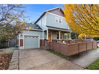 1006 Ne MADRONA St, Portland, OR 97211