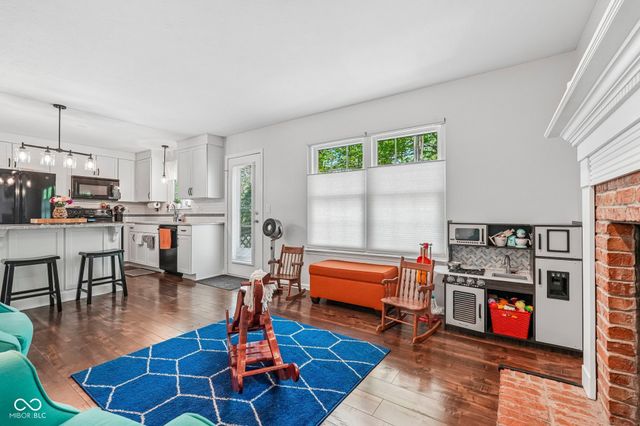 6305 Valleyview Drive, Fishers, IN 46038