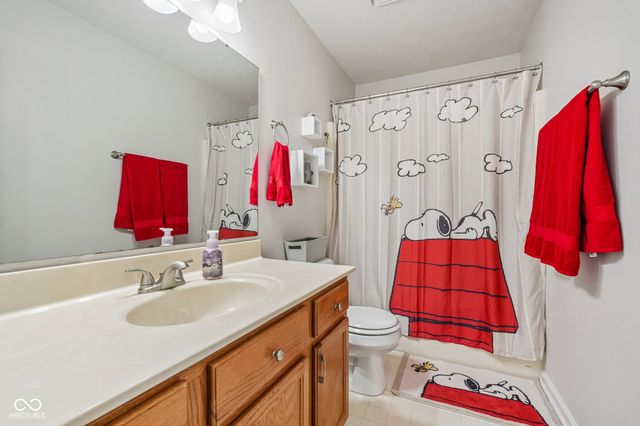 6305 Valleyview Drive, Fishers, IN 46038