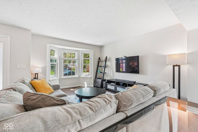 6305 Valleyview Drive, Fishers, IN 46038