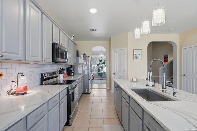 702 Point Sunset, San Antonio, TX 78253