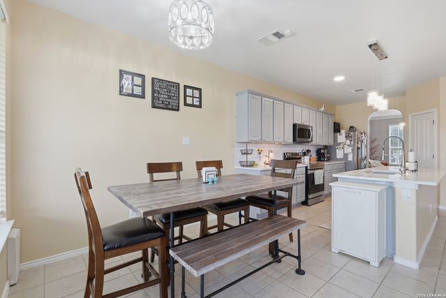 702 Point Sunset, San Antonio, TX 78253