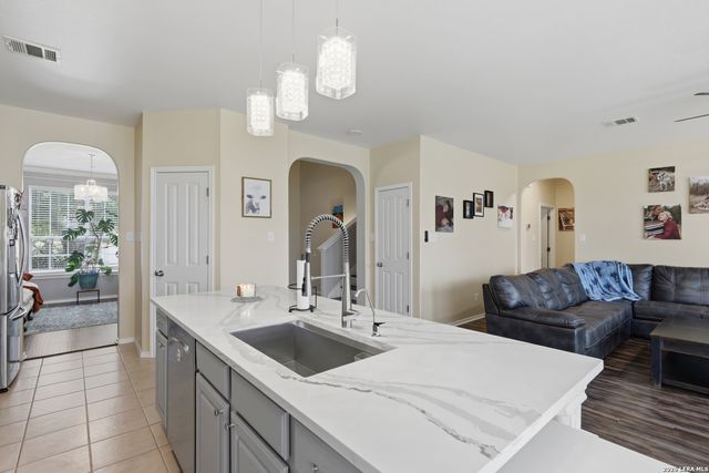702 Point Sunset, San Antonio, TX 78253
