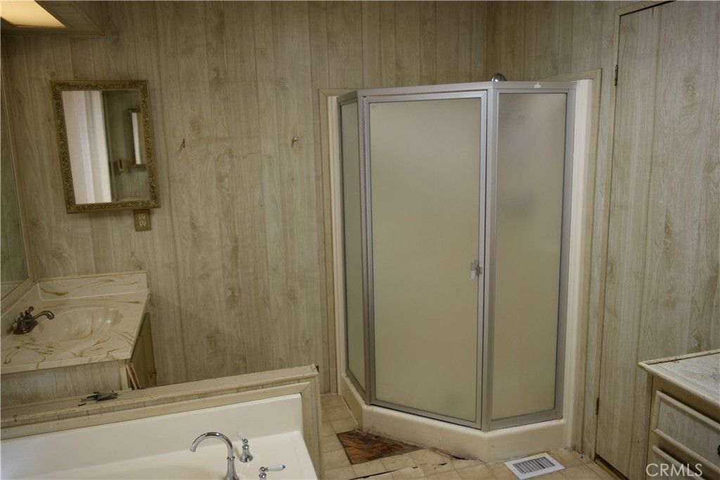 Image 6 of property listing at 20683 Waalew Rd # B189 B189, Apple Valley, CA 92307