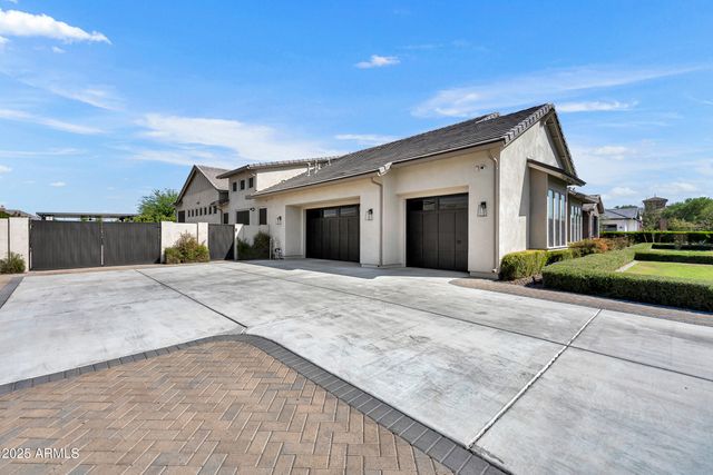 2652 E PELICAN Court, Gilbert, AZ 85297