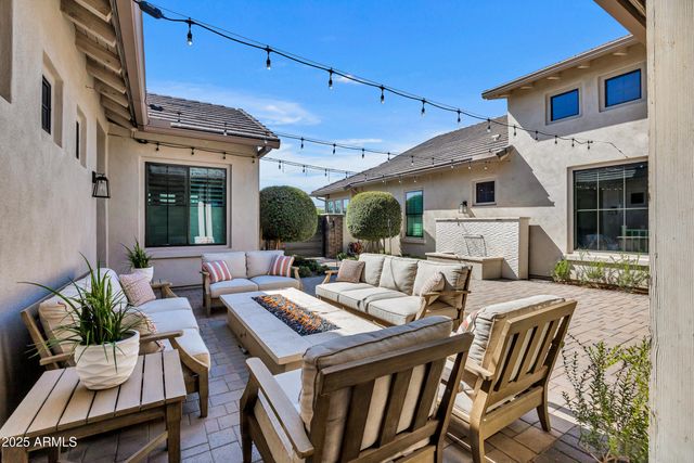 2652 E PELICAN Court, Gilbert, AZ 85297
