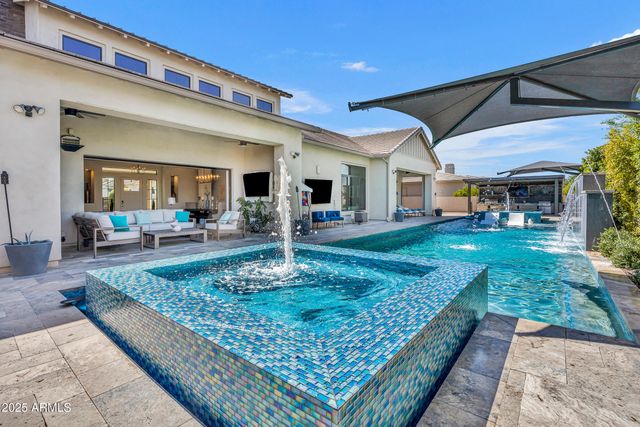 2652 E PELICAN Court, Gilbert, AZ 85297