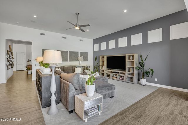 2652 E PELICAN Court, Gilbert, AZ 85297