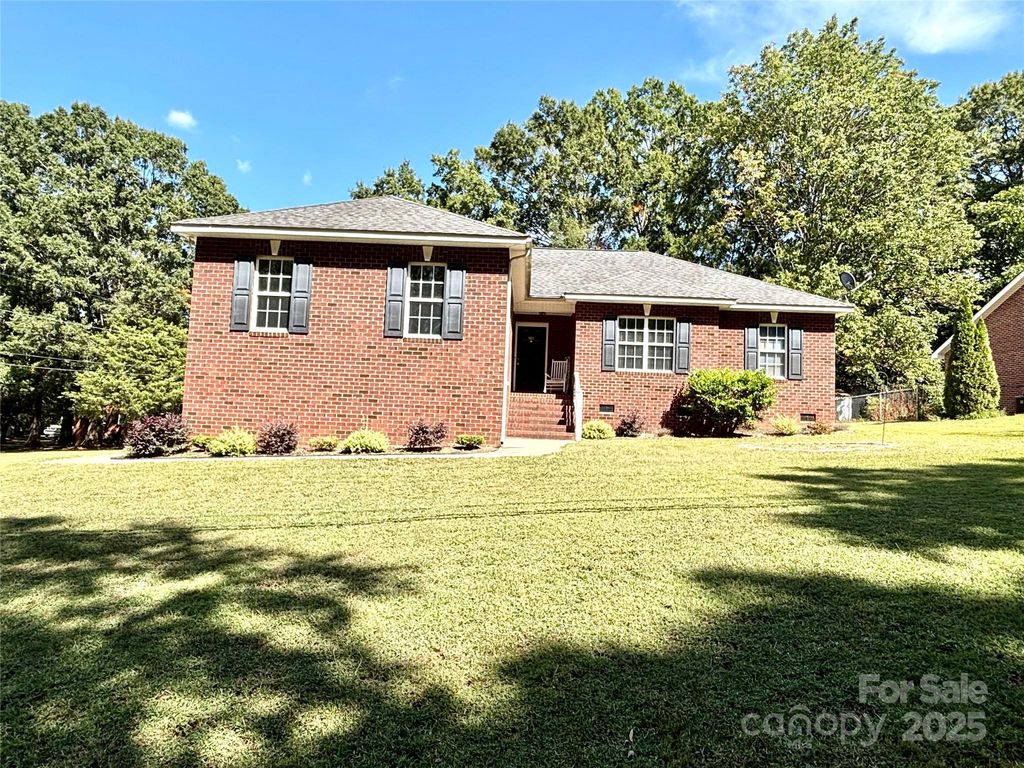 518 N Camden Road, Wingate, NC 28174