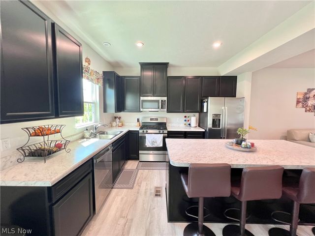 4025 N Steels Circle, Stow, OH 44224