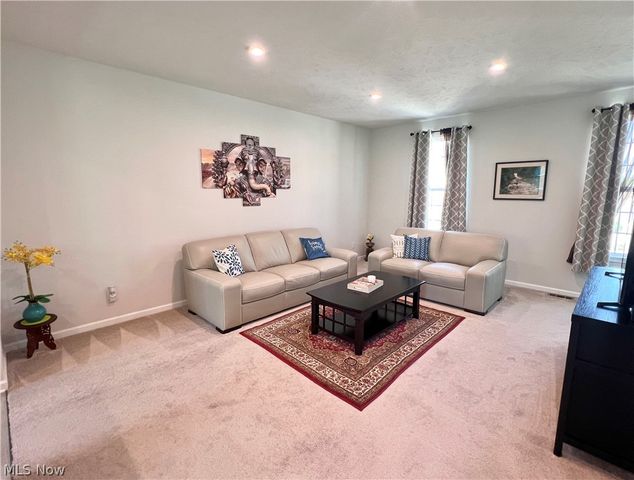 4025 N Steels Circle, Stow, OH 44224