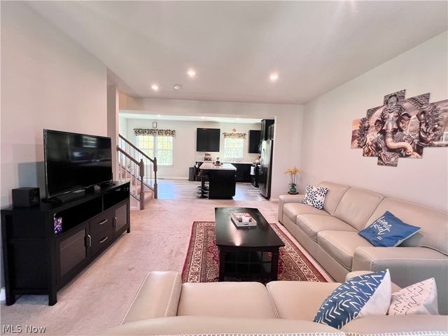 4025 N Steels Circle, Stow, OH 44224