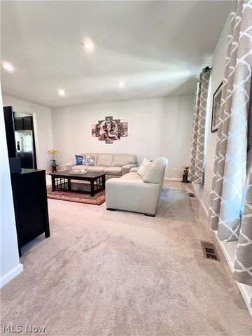 4025 N Steels Circle, Stow, OH 44224