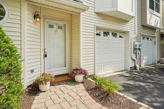 14 Helen Way, Berkeley Heights Twp., NJ 07922