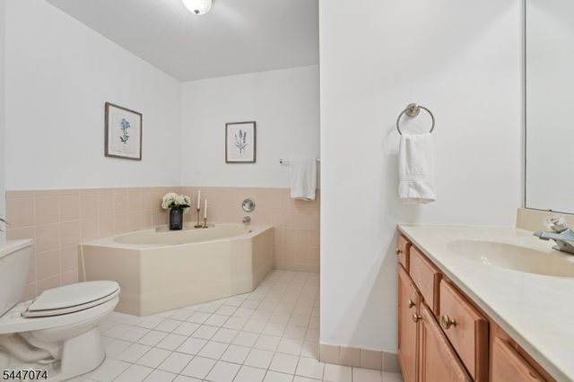 14 Helen Way, Berkeley Heights Twp., NJ 07922