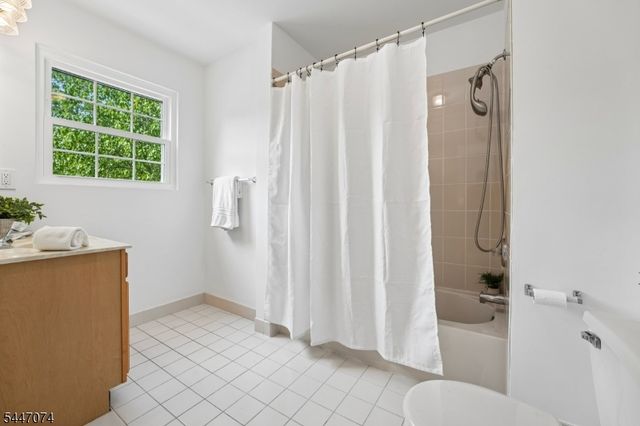 14 Helen Way, Berkeley Heights Twp., NJ 07922