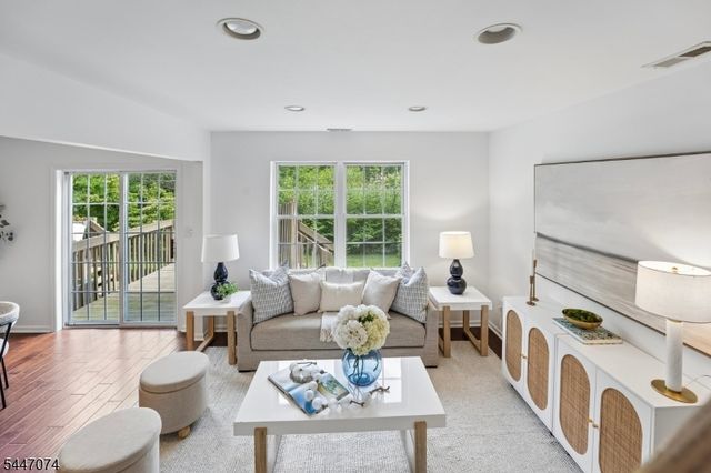 14 Helen Way, Berkeley Heights Twp., NJ 07922