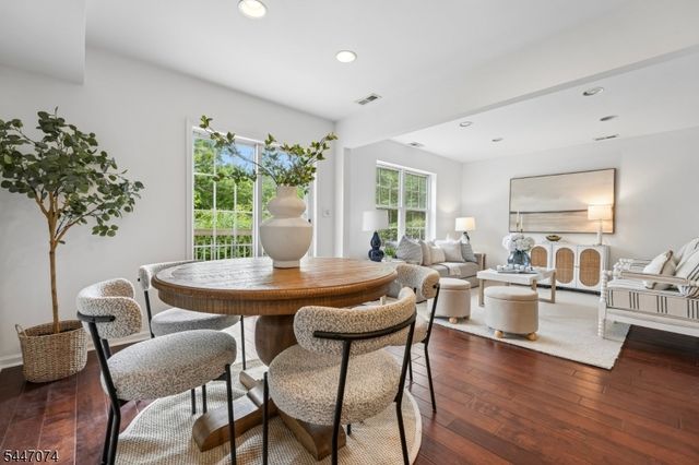 14 Helen Way, Berkeley Heights Twp., NJ 07922