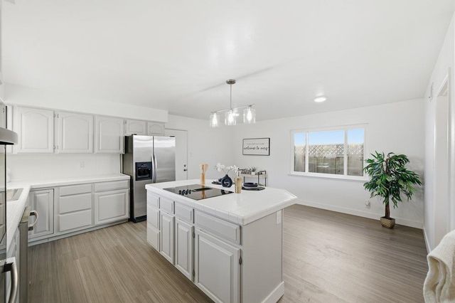 15744 Via Sonata, San Lorenzo, CA 94580