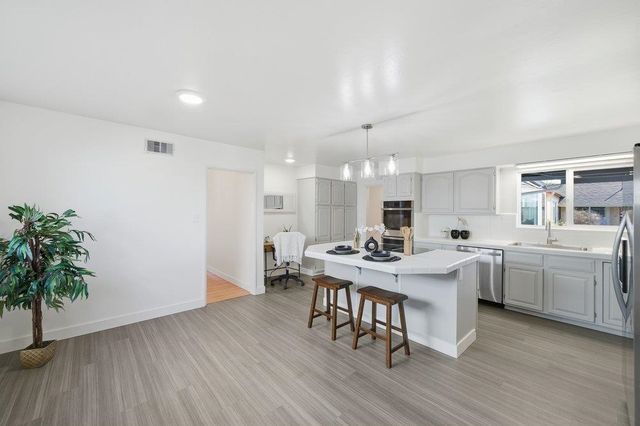 15744 Via Sonata, San Lorenzo, CA 94580