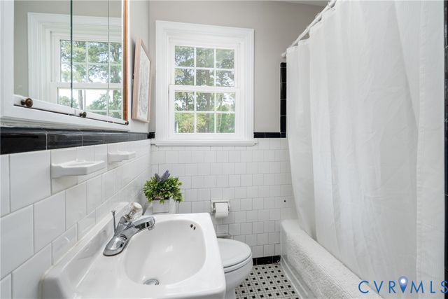1224 Blue Jay Ln, Henrico, VA 23229
