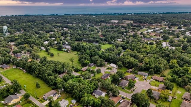 701 Washington Street, Bay Saint Louis, MS 39520