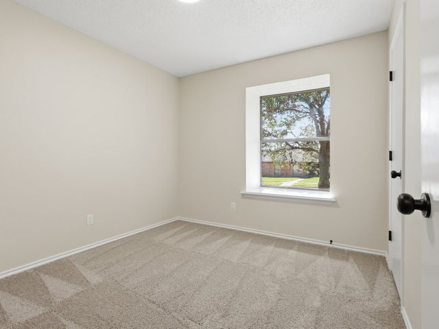 749 Red Oak Drive, Lewisville, TX 75067