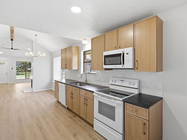 749 Red Oak Drive, Lewisville, TX 75067