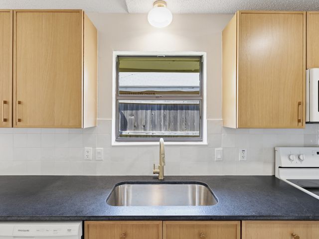 749 Red Oak Drive, Lewisville, TX 75067