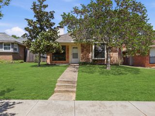 749 Red Oak Drive, Lewisville, TX 75067