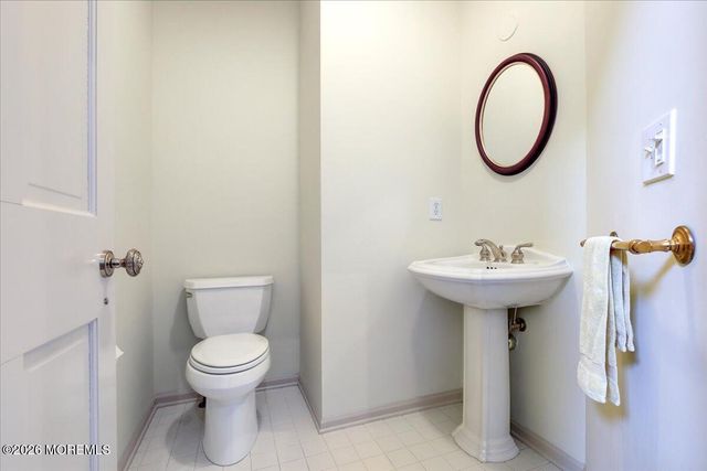 1 Spinaker Lane, Red Bank, NJ 07701