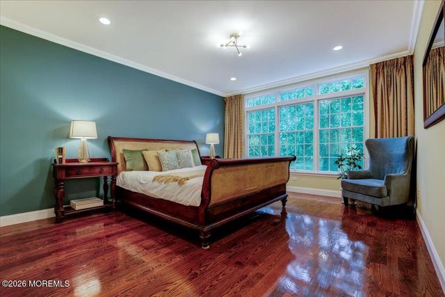 1 Spinaker Lane, Red Bank, NJ 07701