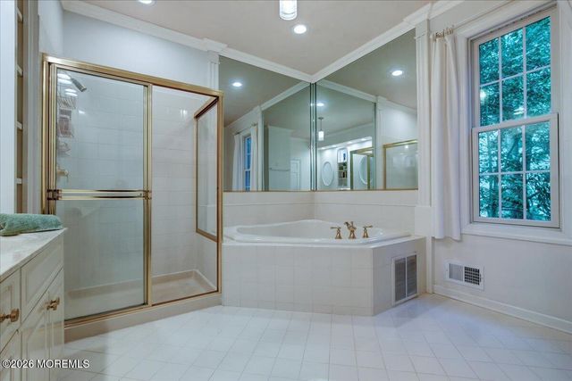 1 Spinaker Lane, Red Bank, NJ 07701