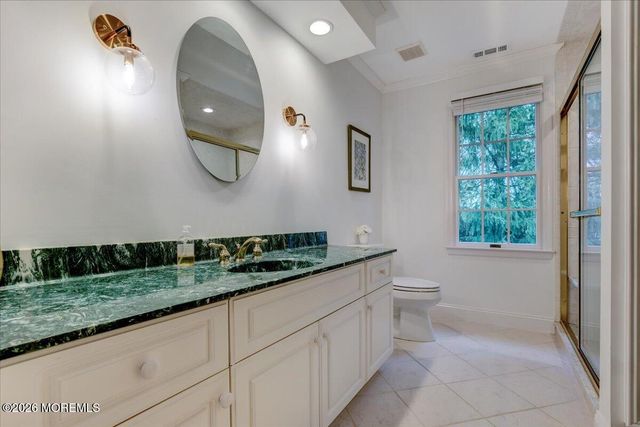 1 Spinaker Lane, Red Bank, NJ 07701