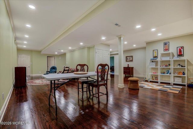 1 Spinaker Lane, Red Bank, NJ 07701