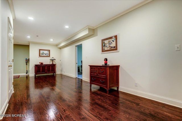 1 Spinaker Lane, Red Bank, NJ 07701