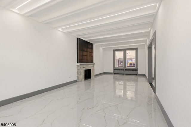 41 Girard Pl, Newark City, NJ 07108