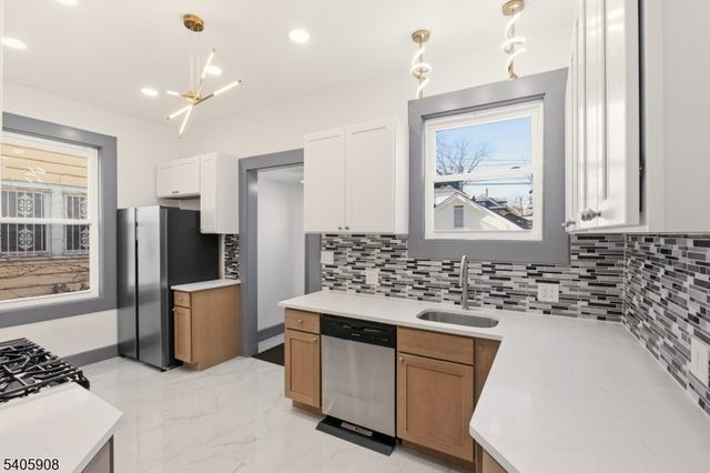 41 Girard Pl, Newark City, NJ 07108