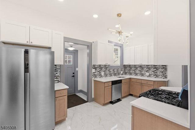 41 Girard Pl, Newark City, NJ 07108