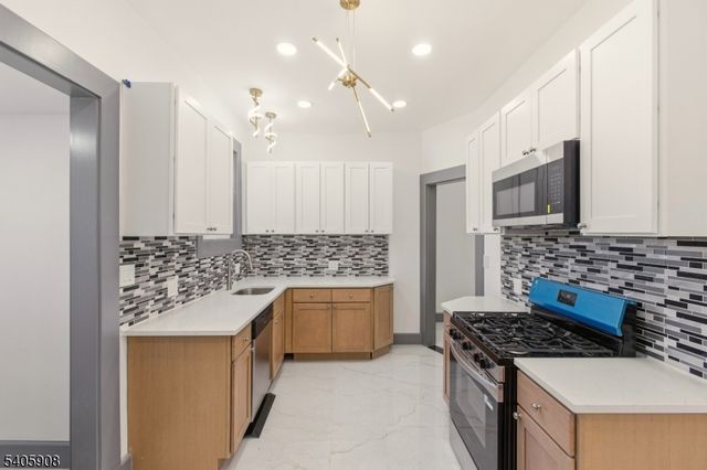 41 Girard Pl, Newark City, NJ 07108